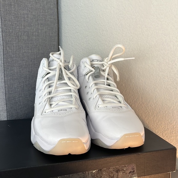 AIR JORDAN 12 RETRO (GS) - Picture 2 of 6